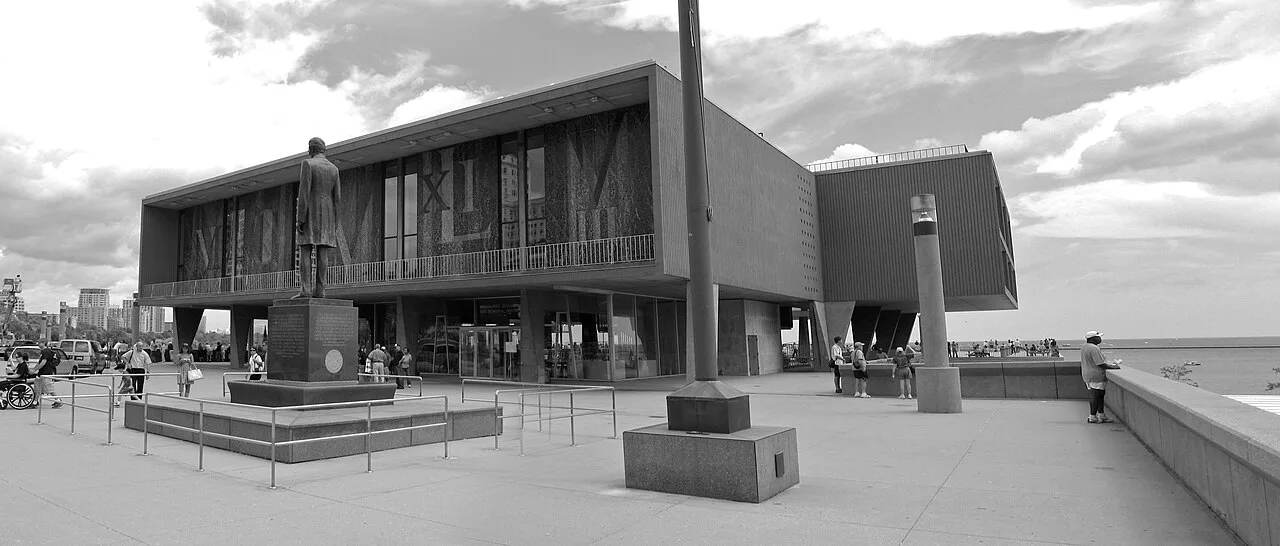 The Milwaukee County War Memorial (1957) is an example of the brutalist architecture of Eero Saarinen.