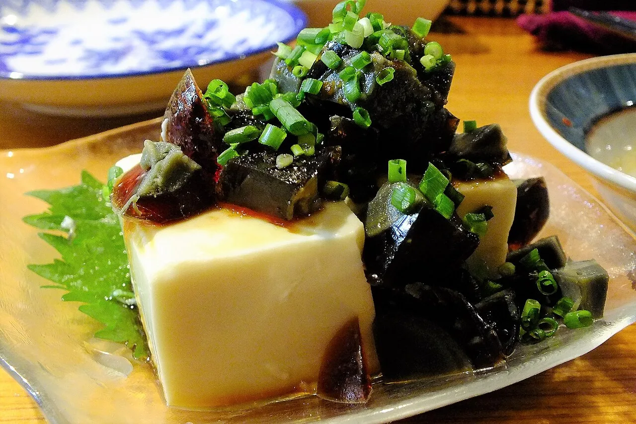 Century egg and tofu, a common combination