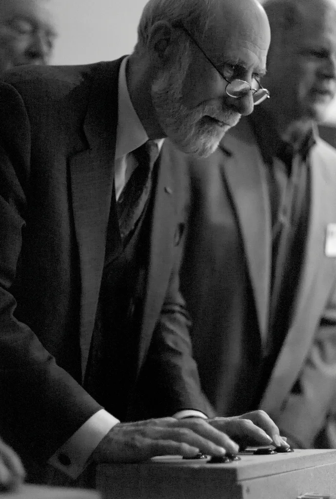 Cerf playing Spacewar! on the Computer History Museum's PDP-1, ICANN meeting, 2007
