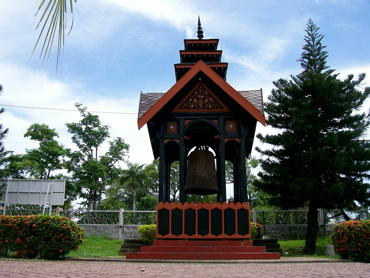 The Cakra Donya Bell, a gift from Zheng He to Pasai, now kept at the Aceh Museum in Banda Aceh.